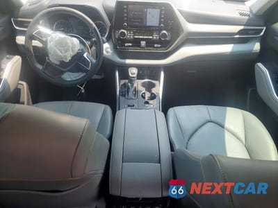 Zdjęcie 8 z 13 samochodu: 2022 TOYOTA HIGHLANDER XLE VIN:5TDHZRAH4NS107199 - miniatura
