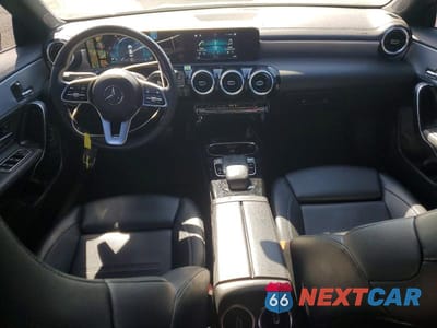 Zdjęcie 8 z 12 samochodu: 2020 MERCEDES-BENZ CLA 250 VIN:W1K5J4GB2LN087544 - miniatura