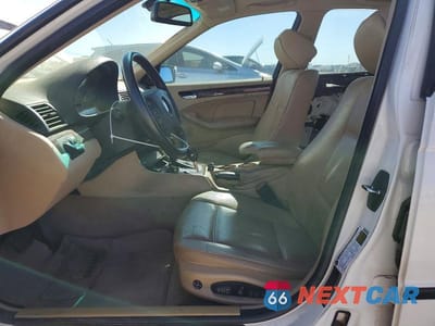 Zdjęcie 7 z 12 samochodu: 2005 BMW 325 I VIN:WBAET37445NJ86978 - miniatura