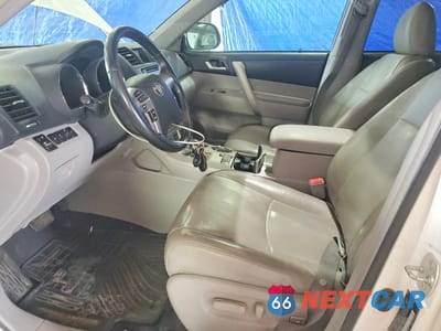 Zdjęcie 7 z 13 samochodu: 2013 TOYOTA HIGHLANDER SE VIN:5TDBK3EH3DS240987 - miniatura