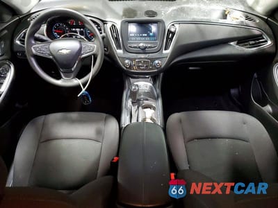 Zdjęcie 8 z 12 samochodu: 2017 CHEVROLET MALIBU LT VIN:1G1ZE5ST8HF255834 - miniatura