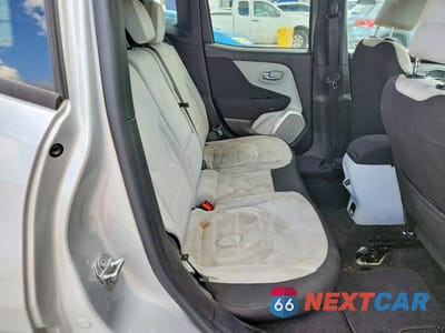 Zdjęcie 11 z 12 samochodu: 2018 JEEP RENEGADE LATITUDE VIN:ZACCJABBXJPH91244 - miniatura