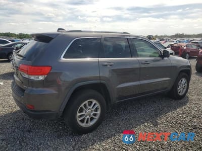 Trzecie zdjęcie samochodu z tyłu: 2018 JEEP GRAND CHEROKEE LAREDO VIN:1C4RJEAG5JC430667 - miniatura