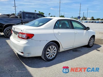 Trzecie zdjęcie samochodu z tyłu: 2013 TOYOTA COROLLA L/LE VIN:2T1BU4EE7DC091918 - miniatura
