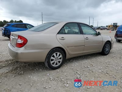 Trzecie zdjęcie samochodu z tyłu: 2002 TOYOTA CAMRY XLE V6 VIN:4T1BF30K82U531626 - miniatura