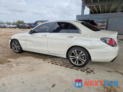 Drugie zdjęcie samochodu z przodu: 2016 MERCEDES-BENZ C 300 VIN:55SWF4JB9GU132992 - miniatura