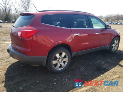 Trzecie zdjęcie samochodu z tyłu: 2012 CHEVROLET TRAVERSE LT VIN:1GNKVGED5CJ167667 - miniatura