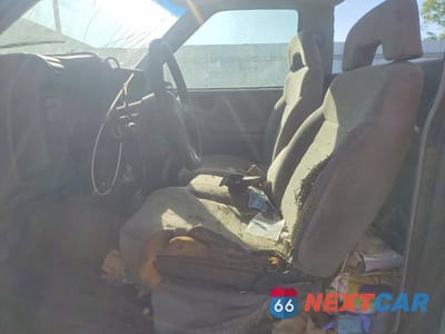 Zdjęcie 7 z 12 samochodu: 1994 CHEVROLET S TRUCK S10 VIN:1GCCS1448RK167346 - miniatura