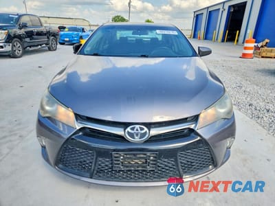 Piąte zdjęcie samochodu w środku: 2017 TOYOTA CAMRY SE VIN:4T1BF1FK1HU371917 - miniatura