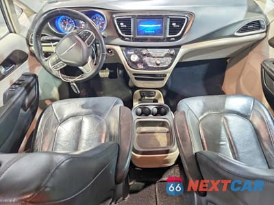 Zdjęcie 8 z 13 samochodu: 2018 CHRYSLER PACIFICA TOURING L VIN:2C4RC1BG2JR119061 - miniatura