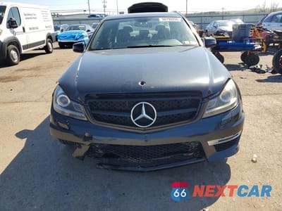Piąte zdjęcie samochodu w środku: 2012 MERCEDES-BENZ C 300 4MATIC VIN:WDDGF8BB5CR192788 - miniatura