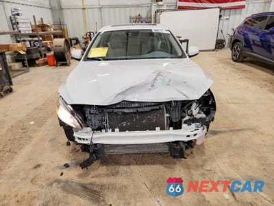 Piąte zdjęcie samochodu w środku: 2017 VOLVO S60 PREMIER VIN:LYV402HK5HB129370 - miniatura