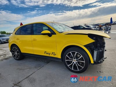 Czwarte zdjęcie samochodu z boku: 2023 PORSCHE CAYENNE BASE VIN:WP1AA2AY9PDA04647 - miniatura