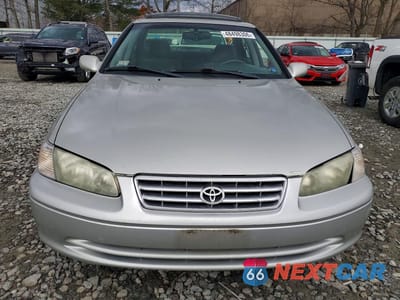 Piąte zdjęcie samochodu w środku: 2001 TOYOTA CAMRY LE VIN:4T1BG22K21U105143 - miniatura