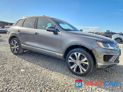 Czwarte zdjęcie samochodu z boku: 2017 VOLKSWAGEN TOUAREG WOLFSBURG VIN:WVGRF7BP2HD003183 - miniatura