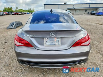 Zdjęcie 6 z 13 samochodu: 2018 MERCEDES-BENZ CLA 250 VIN:WDDSJ4EB6JN573938 - miniatura