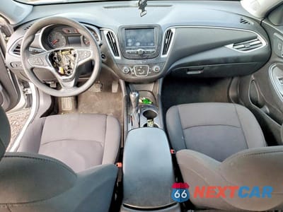 Zdjęcie 8 z 12 samochodu: 2018 CHEVROLET MALIBU LS VIN:1G1ZB5ST4JF133051 - miniatura