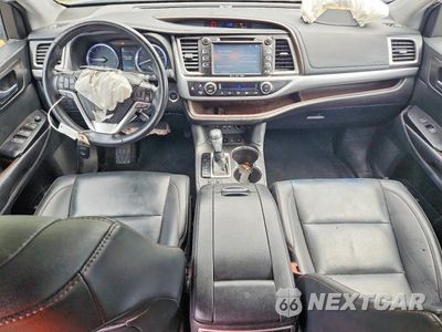 Zdjęcie 8 z 13 samochodu: 2019 TOYOTA HIGHLANDER XLE VIN:5TDJZRFH4KS587718 - miniatura
