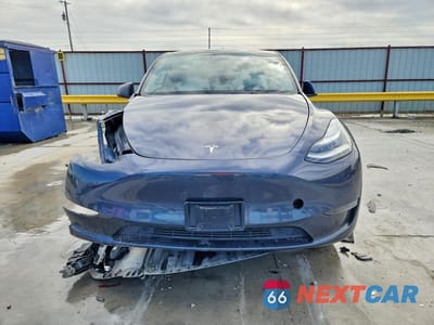 Piąte zdjęcie samochodu w środku: 2023 TESLA MODEL Y VIN:7SAYGDEE6PF615967 - miniatura