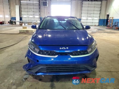 Piąte zdjęcie samochodu w środku: 2023 KIA FORTE LXS VIN:3KPF24AD0PE652650 - miniatura