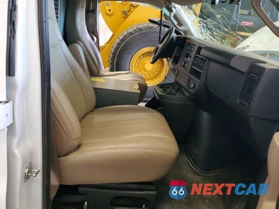 Zdjęcie 11 z 14 samochodu: 2024 CHEVROLET EXPRESS G2500 UTILITY / SERVICE VAN VIN:1GCWGAFP8R1291466 - miniatura