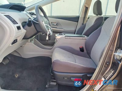 Zdjęcie 7 z 12 samochodu: 2016 TOYOTA PRIUS V THREE VIN:JTDZN3EU3GJ047520 - miniatura
