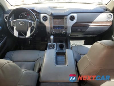 Zdjęcie 8 z 12 samochodu: 2017 TOYOTA TUNDRA DOUBLE CAB LIMITED VIN:5TFBY5F18HX621682 - miniatura