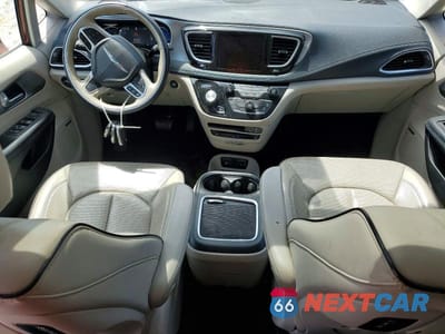 Zdjęcie 8 z 13 samochodu: 2018 CHRYSLER PACIFICA HYBRID LIMITED VIN:2C4RC1N79JR115892 - miniatura