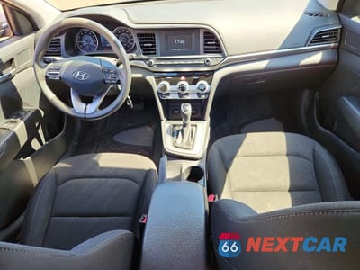 Zdjęcie 8 z 11 samochodu: 2019 HYUNDAI ELANTRA SE VIN:KMHD74LF4KU830847 - miniatura