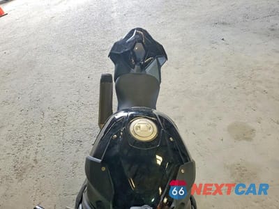 Piąte zdjęcie samochodu w środku: 2026 BMW S 1000 RR VIN:WB10P2306T6M35591 - miniatura