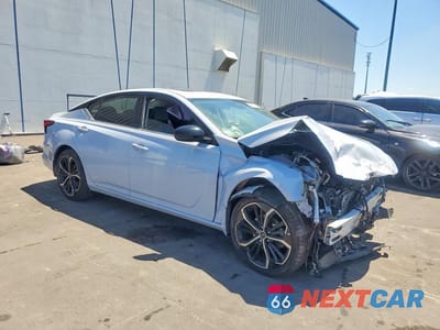 Czwarte zdjęcie samochodu z boku: 2023 NISSAN ALTIMA SR VIN:1N4BL4CV8PN316179 - miniatura