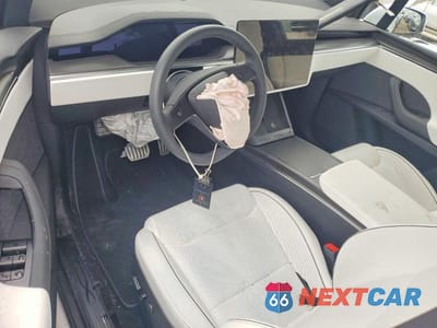 Zdjęcie 8 z 12 samochodu: 2025 TESLA MODEL X VIN:7SAXCBE63SF465376 - miniatura