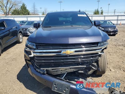 Piąte zdjęcie samochodu w środku: 2022 CHEVROLET TAHOE K1500 LT VIN:1GNSKNKD9NR200501 - miniatura