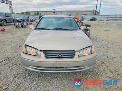 Piąte zdjęcie samochodu w środku: 2001 TOYOTA CAMRY LE V6 VIN:JT2BF28K710309242 - miniatura
