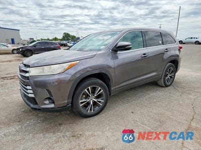 2018 TOYOTA HIGHLANDER LE 5TDZARFH3JS034471 - główne zdjęcie licytacji z USA - miniatura