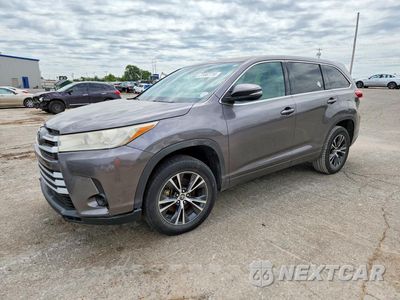 2018 TOYOTA HIGHLANDER LE 5TDZARFH3JS034471 - główne zdjęcie licytacji z USA - miniatura