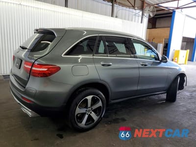 Trzecie zdjęcie samochodu z tyłu: 2019 MERCEDES-BENZ GLC 350E VIN:WDC0G5EB2KF559174 - miniatura