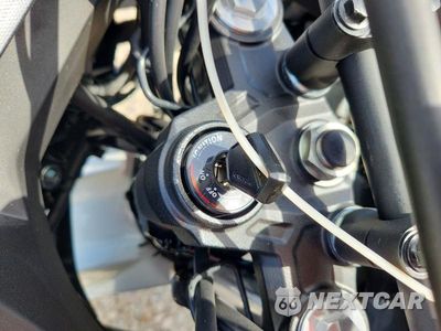 Zdjęcie 8 z 9 samochodu: 2025 KAWASAKI KL650 K VIN:ML5KLEK16SDA38036 - miniatura