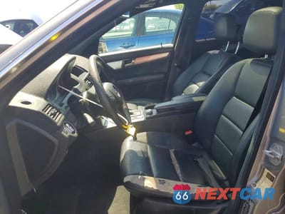 Zdjęcie 7 z 12 samochodu: 2011 MERCEDES-BENZ C 300 VIN:WDDGF5EB4BR168569 - miniatura
