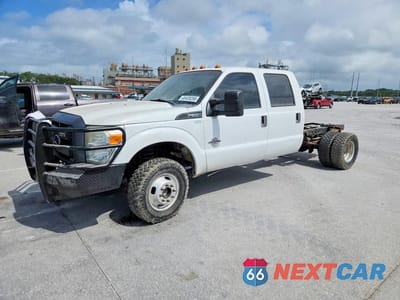 2015 FORD F350 SUPER DUTY 1FD8W3HT3FEC37171 - główne zdjęcie licytacji z USA - miniatura