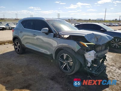 Czwarte zdjęcie samochodu z boku: 2024 VOLVO XC40 CORE VIN:YV4L12UK5R2284872 - miniatura