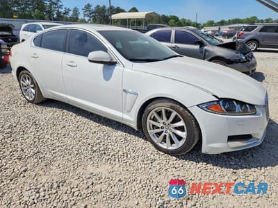 Czwarte zdjęcie samochodu z boku: 2013 JAGUAR XF VIN:SAJWA0ES4DPU03821 - miniatura