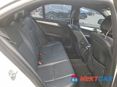 Zdjęcie 10 z 12 samochodu: 2009 MERCEDES-BENZ C 300 VIN:WDDGF54X39R054814 - miniatura