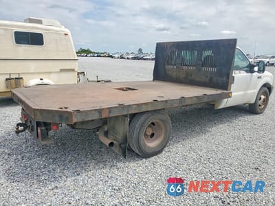 Trzecie zdjęcie samochodu z tyłu: 2003 FORD F350 SUPER DUTY VIN:1FDWF36P73ED81332 - miniatura
