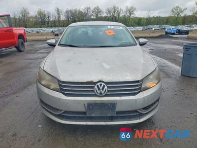 Piąte zdjęcie samochodu w środku: 2012 VOLKSWAGEN PASSAT S VIN:1VWAP7A38CC064224 - miniatura