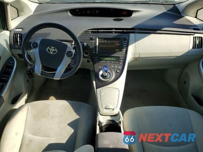 Zdjęcie 8 z 13 samochodu: 2010 TOYOTA PRIUS III VIN:JTDKN3DUXA0187483 - miniatura