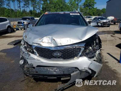 Piąte zdjęcie samochodu w środku: 2013 KIA SORENTO LX VIN:5XYKT3A65DG361325 - miniatura
