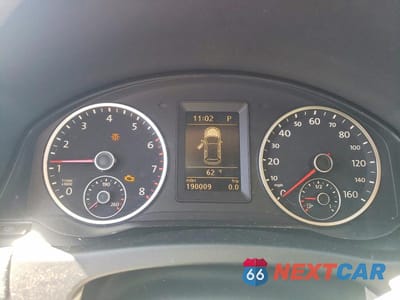 Zdjęcie 9 z 13 samochodu: 2011 VOLKSWAGEN TIGUAN S VIN:WVGAV7AX2BW000832 - miniatura