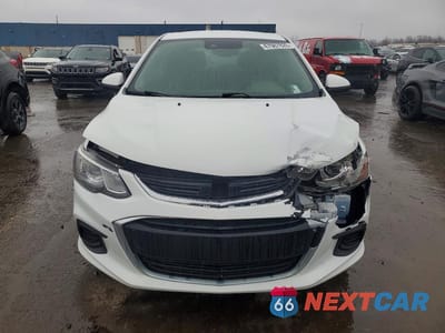 Piąte zdjęcie samochodu w środku: 2019 CHEVROLET SONIC VIN:1G1JG6SB1K4128091 - miniatura