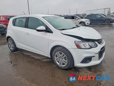 Czwarte zdjęcie samochodu z boku: 2019 CHEVROLET SONIC VIN:1G1JG6SB1K4128091 - miniatura